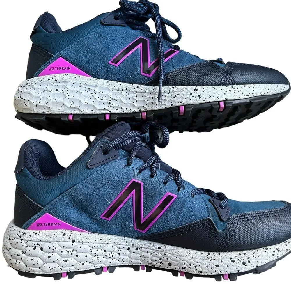 New Balance Women's Fresh Foam Crag Trail V1 Sneaker, size 8